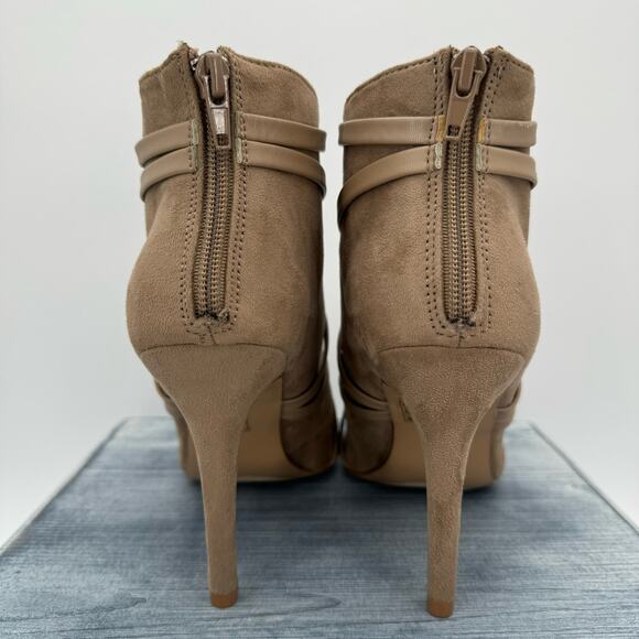 NEW Journee Collection Women’s Samara High Heel Ankle Boots Taupe Size 8.5 - Picture 4 of 10